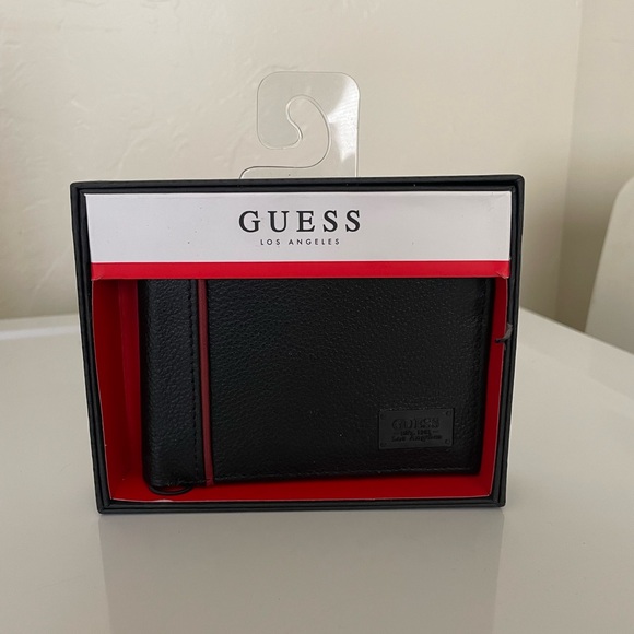 GUESS Sleek Black Bifold Wallet - Picture 1 of 4